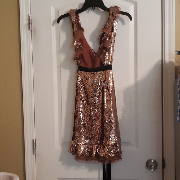 ♻️ New Free People Rose Gold Tribeca Sequins Ruffle Mini Dress Size 6 - Picture 8 of 13